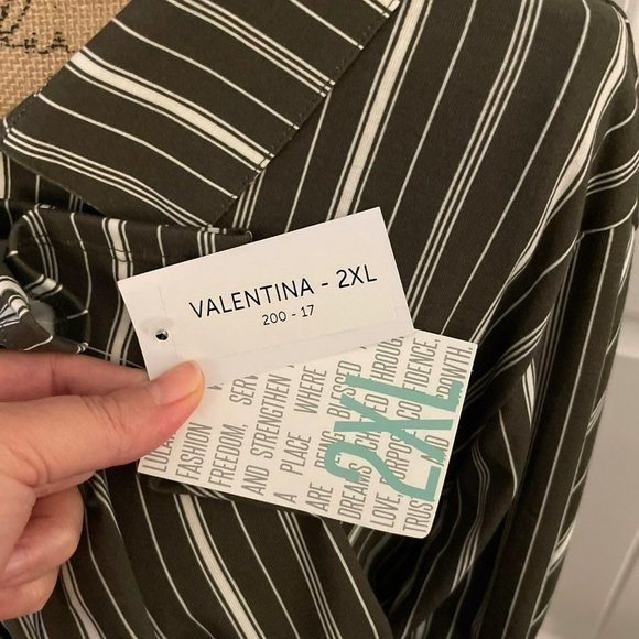 Lularoe Valentina‎ - Picture 4 of 7
